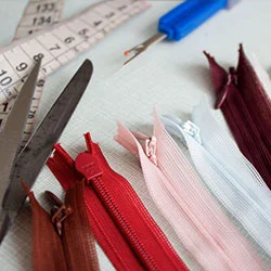 Troca de zíper e conserto de roupas em BH